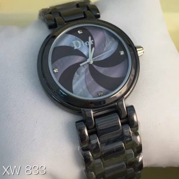Dior - VIII Montaigne Corolle