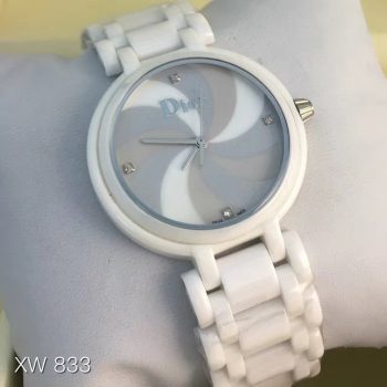 Dior - VIII Montaigne Corolle