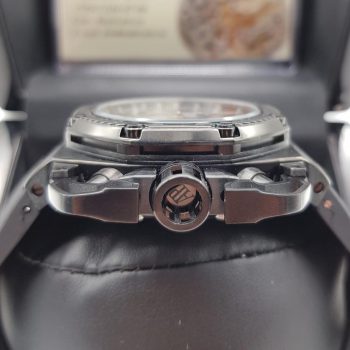 Audemars Piguet - Royal Oak Offshore Survivor DLC (0120)