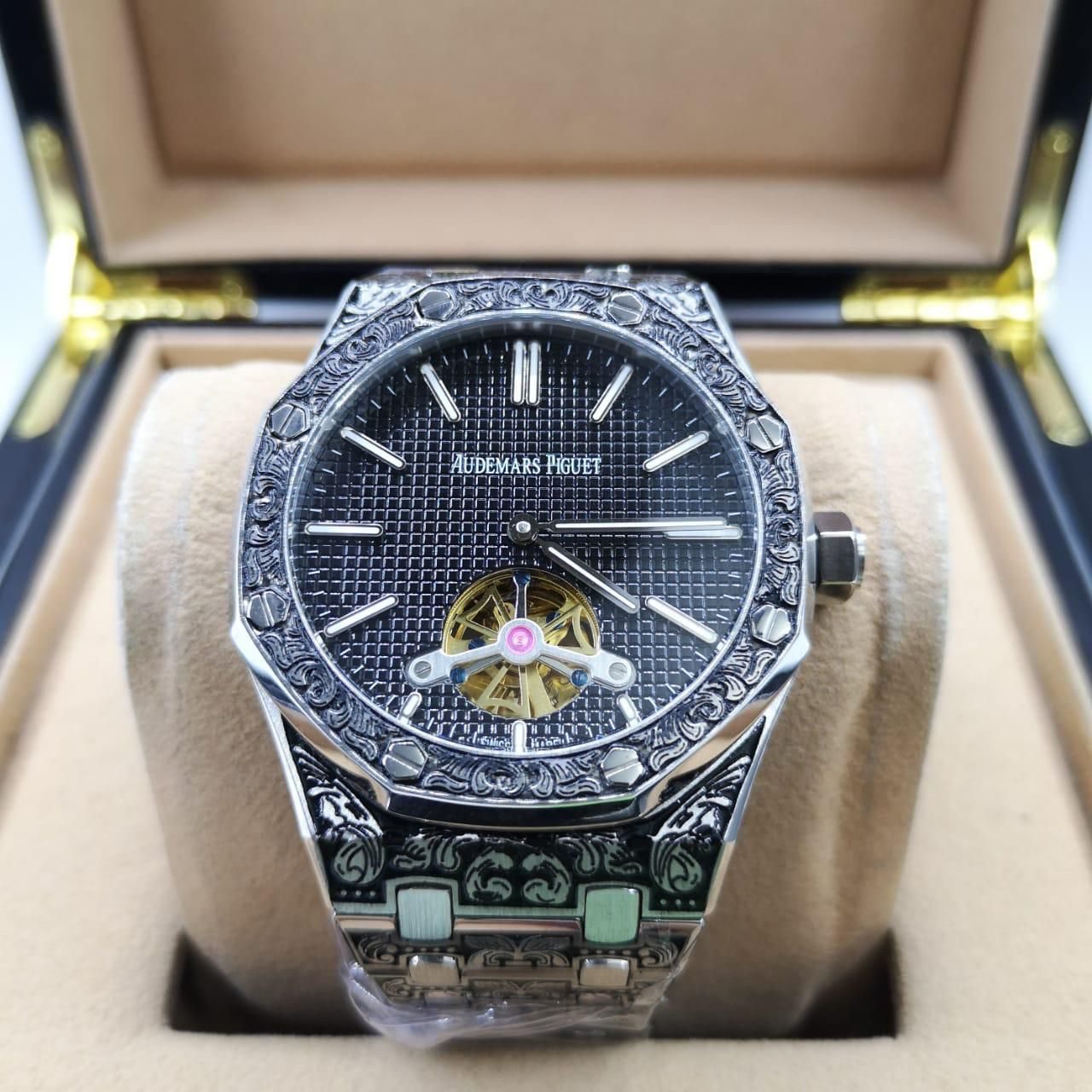 Audemars Piguet - Royal Oak Tourbillon Extra-Thin Engraving (0192)