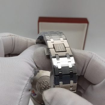 Audemars Piguet - Royal Oak Selfwinding Quartz (0166)