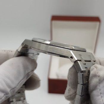 Audemars Piguet - Royal Oak Selfwinding Quartz (0168)
