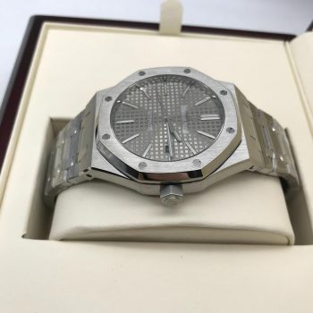 Audemars Piguet - Royal Oak Selfwinding (0140)