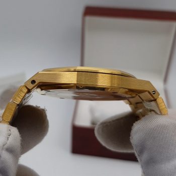 Audemars Piguet - Royal Oak Selfwinding Quartz (0164)