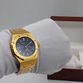 Audemars Piguet - Royal Oak Selfwinding Quartz (0165)