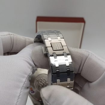 Audemars Piguet - Royal Oak Selfwinding Quartz (0168)