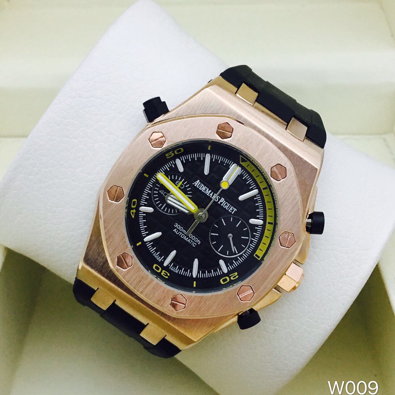 Audemars Piguet - Royal Oak Offshore Diver Chronograph Quartz (0098)