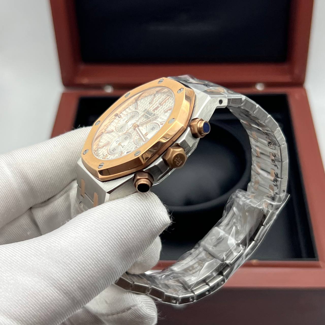 Audemars Piguet - Royal Oak Chronograph (0011.1)