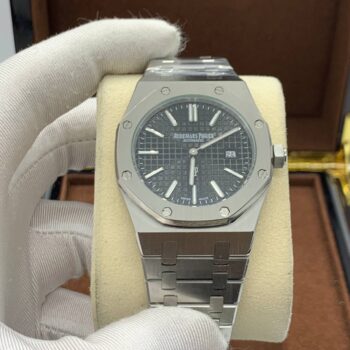 Audemars Piguet - Royal Oak Selfwinding Quartz (0166)