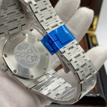Audemars Piguet - Royal Oak Selfwinding Quartz (0166)