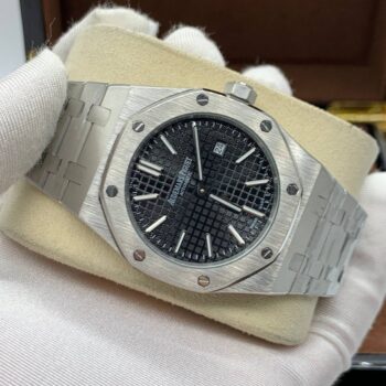 Audemars Piguet - Royal Oak Selfwinding Quartz (0166)