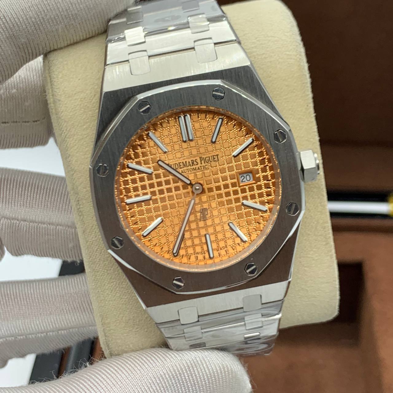 Audemars Piguet - Royal Oak Selfwinding Quartz (0166.4)