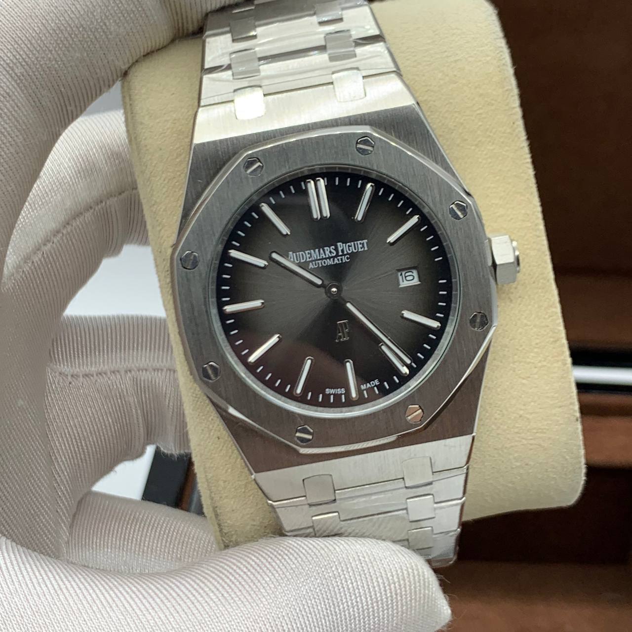 Audemars Piguet - Royal Oak Selfwinding Quartz (0166.1)