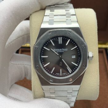 Audemars Piguet - Royal Oak Selfwinding Quartz (0166.1)