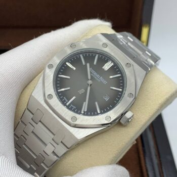 Audemars Piguet - Royal Oak Selfwinding Quartz (0166.1)