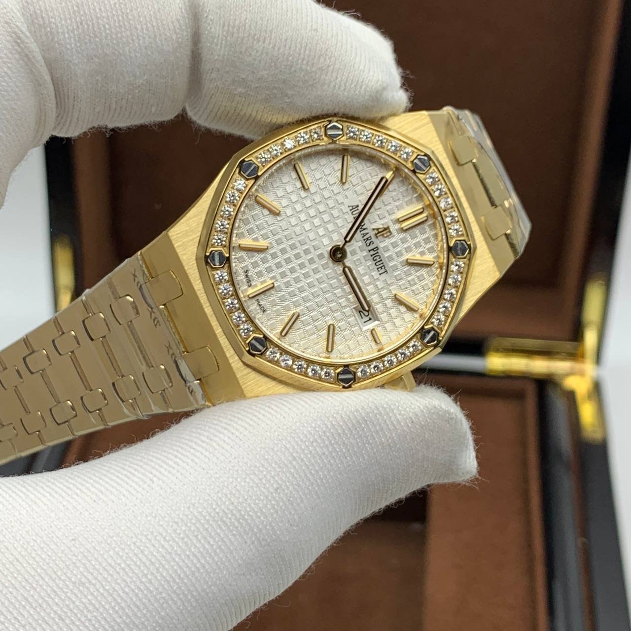 Audemars Piguet — Royal Oak Selfwinding Ladies Diamonds 34 (0175.3)