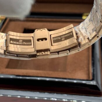 Audemars Piguet - Royal Oak Selfwinding (0135)