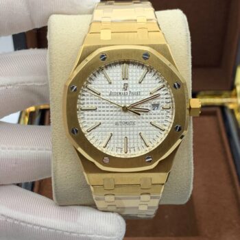 Audemars Piguet - Royal Oak Selfwinding (0132)