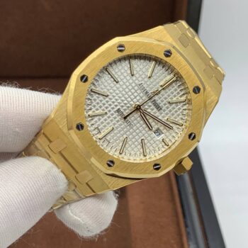 Audemars Piguet - Royal Oak Selfwinding (0132)