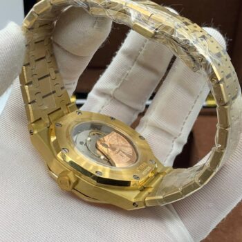 Audemars Piguet - Royal Oak Selfwinding (0132)