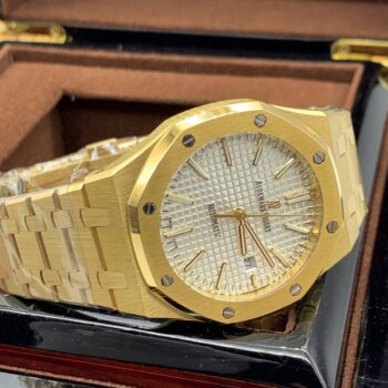 Audemars Piguet - Royal Oak Selfwinding (0132)