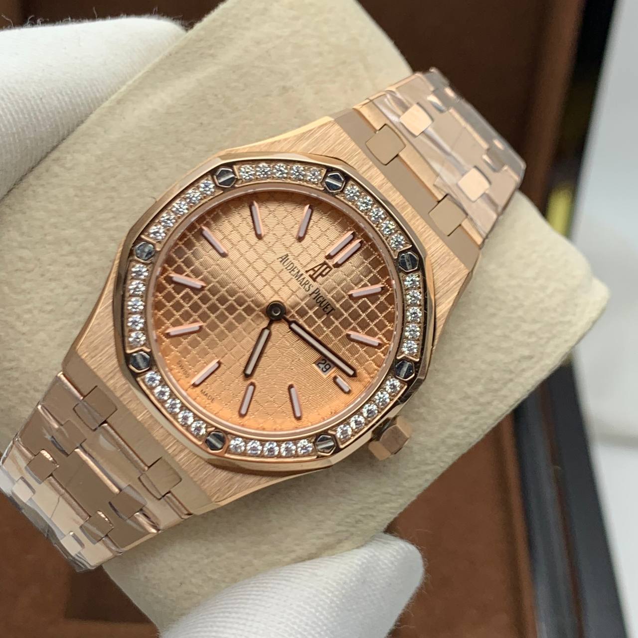 Audemars Piguet — Royal Oak Selfwinding Ladies Diamonds 34 (0175)