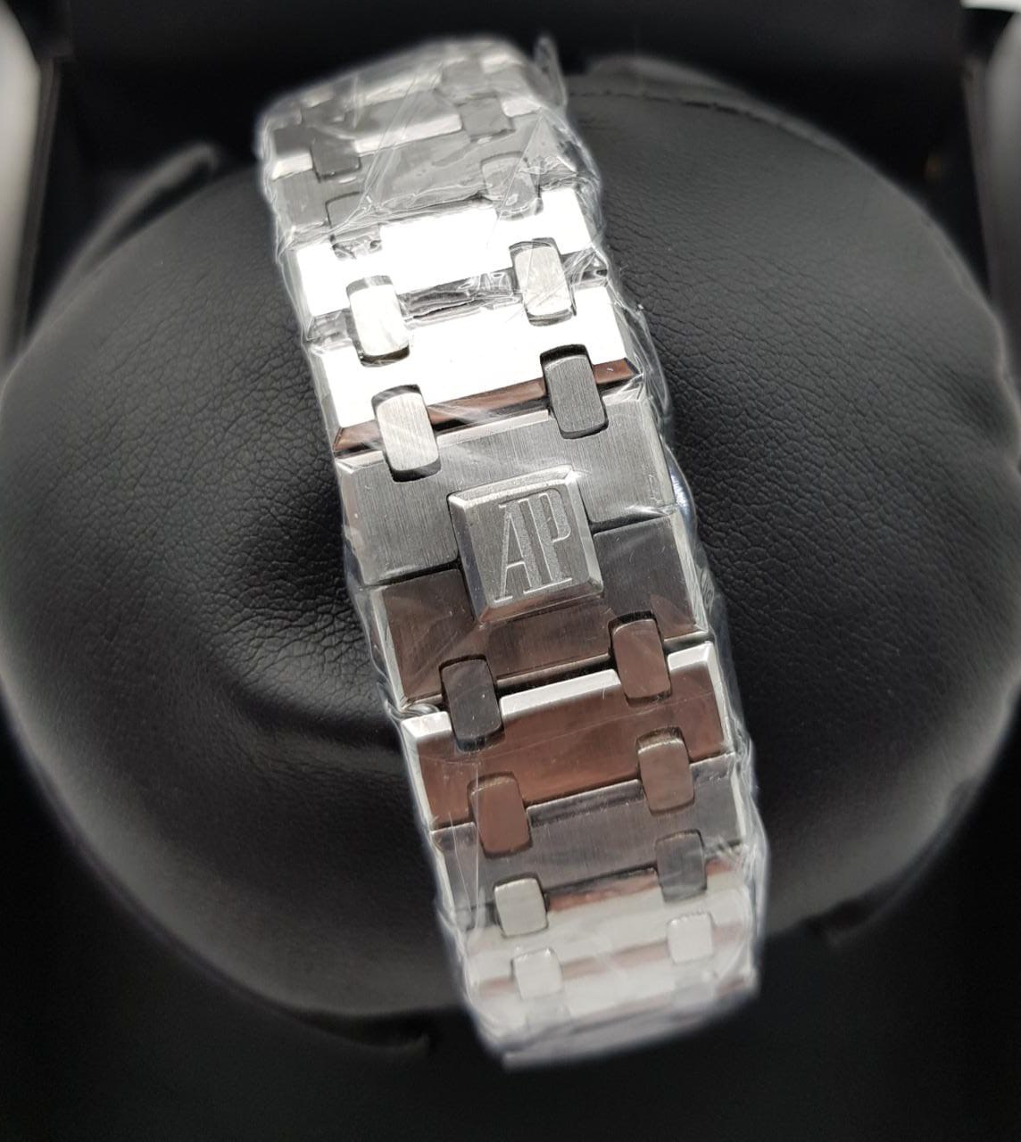 Audemars Piguet - Royal Oak Chronograph (0042.1)