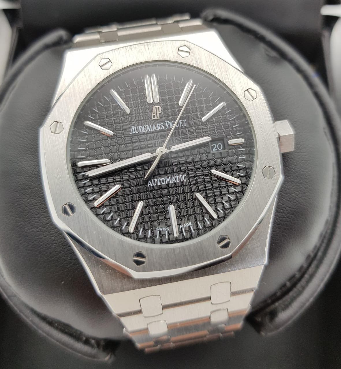 Audemars Piguet - Royal Oak Selfwinding (0137)