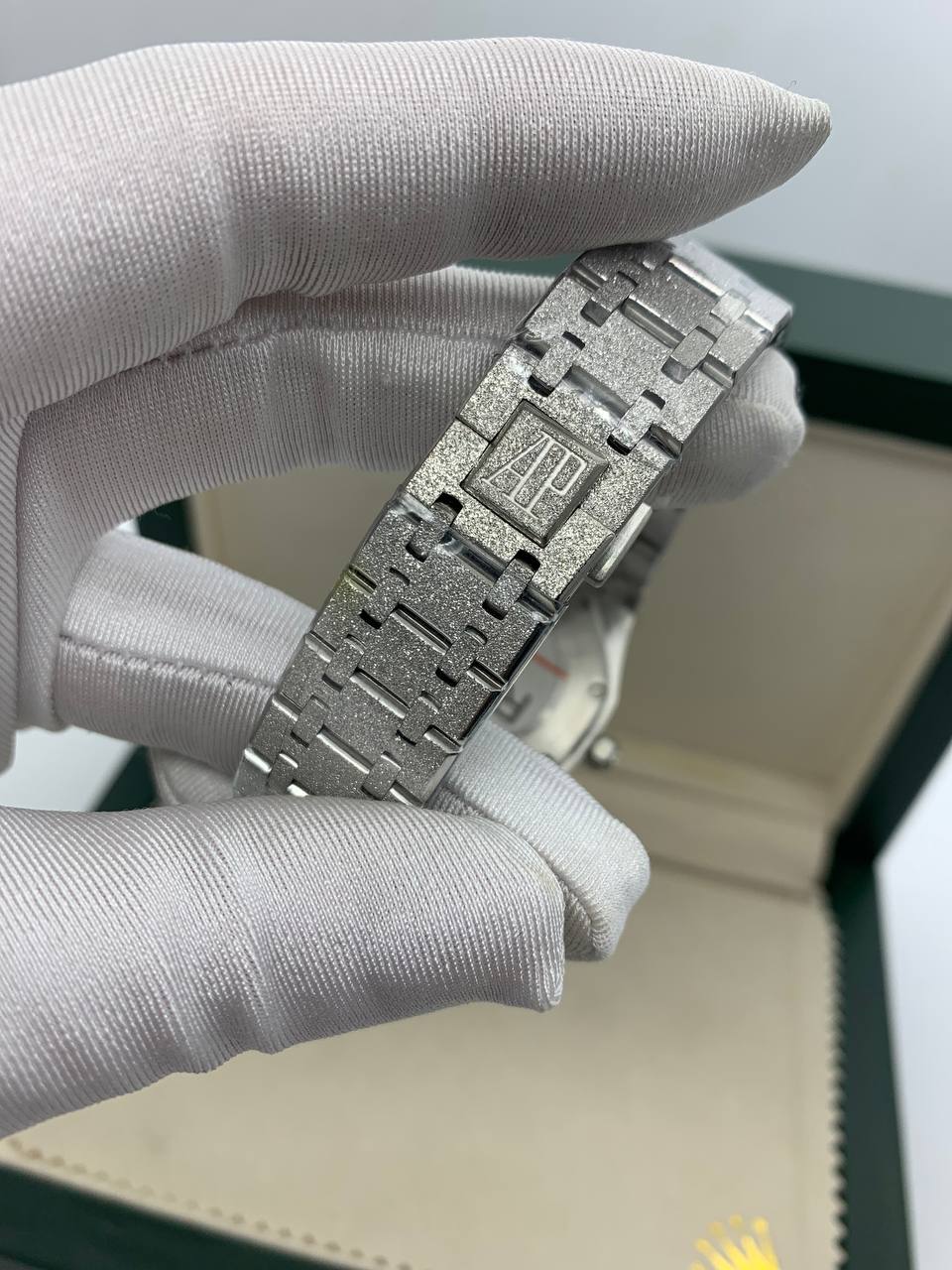 Audemars Piguet - Royal Oak Selfwinding Frosted Ladies (0181.1)