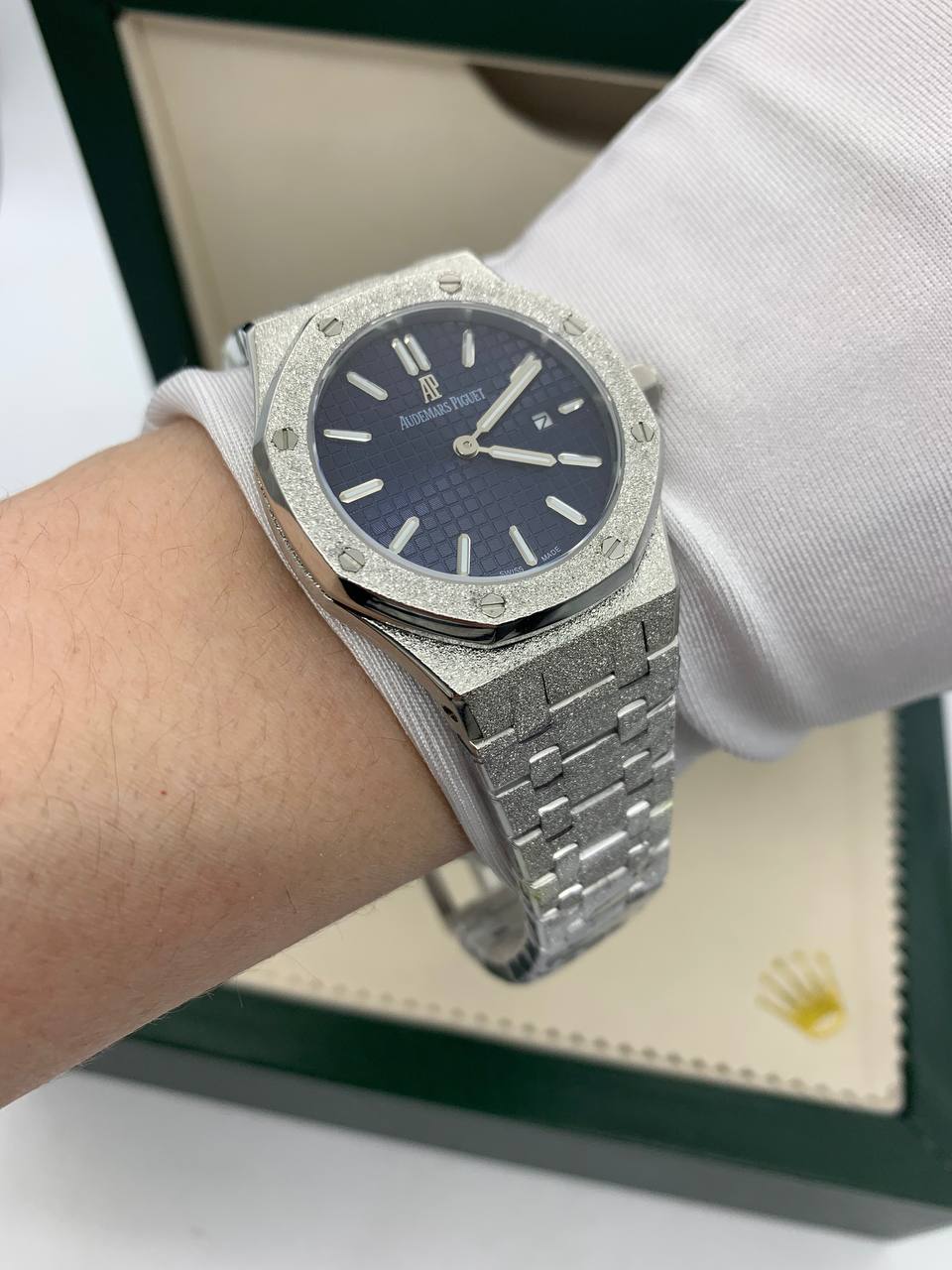 Audemars Piguet - Royal Oak Selfwinding Frosted Ladies (0181.1)