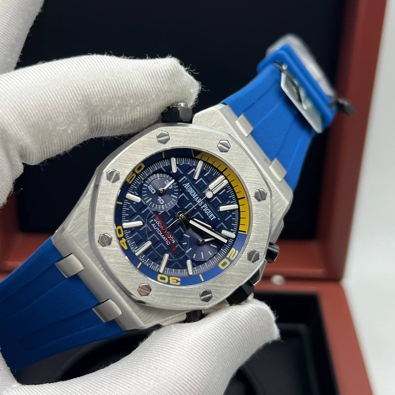 Audemars Piguet - Royal Oak Offshore Diver Chronograph Quartz (0093.2)