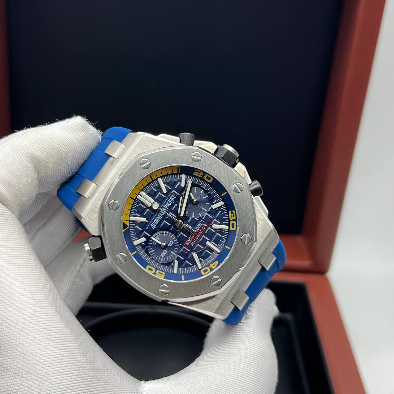 Audemars Piguet - Royal Oak Offshore Diver Chronograph Quartz (0093.2)