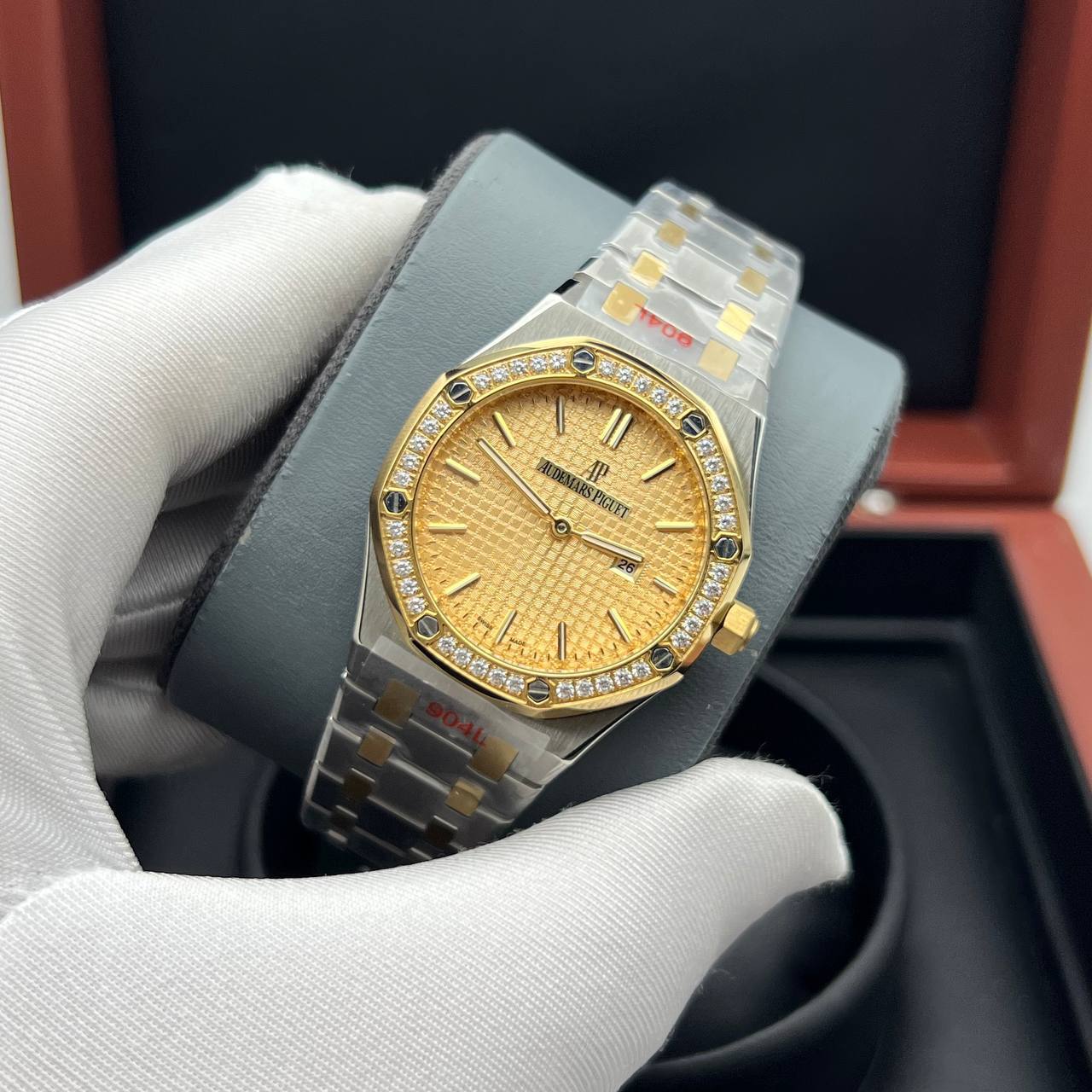 Audemars Piguet — Royal Oak Selfwinding Ladies Diamonds 34 (0176.2)