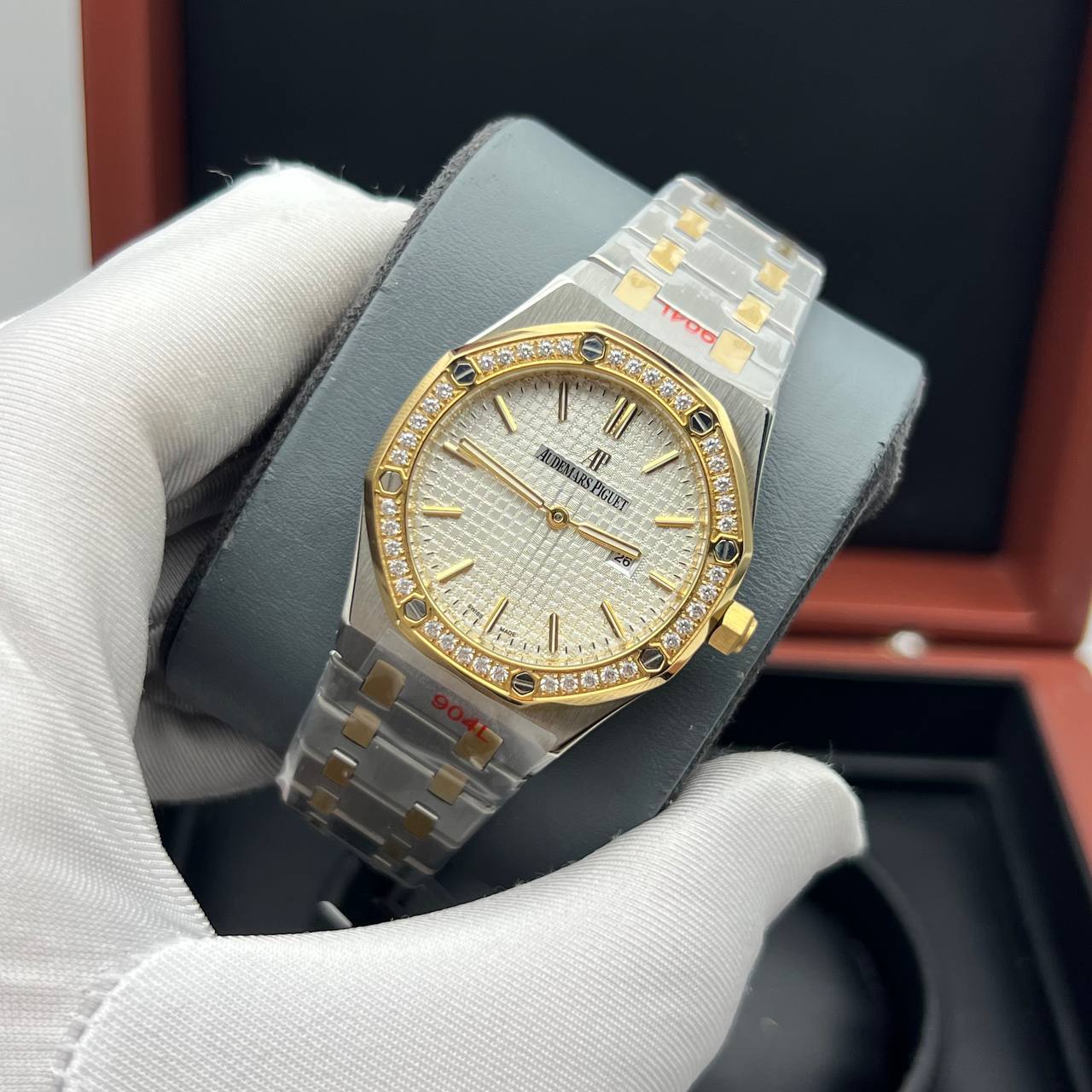 Audemars Piguet — Royal Oak Selfwinding Ladies Diamonds 34 (0176.3)