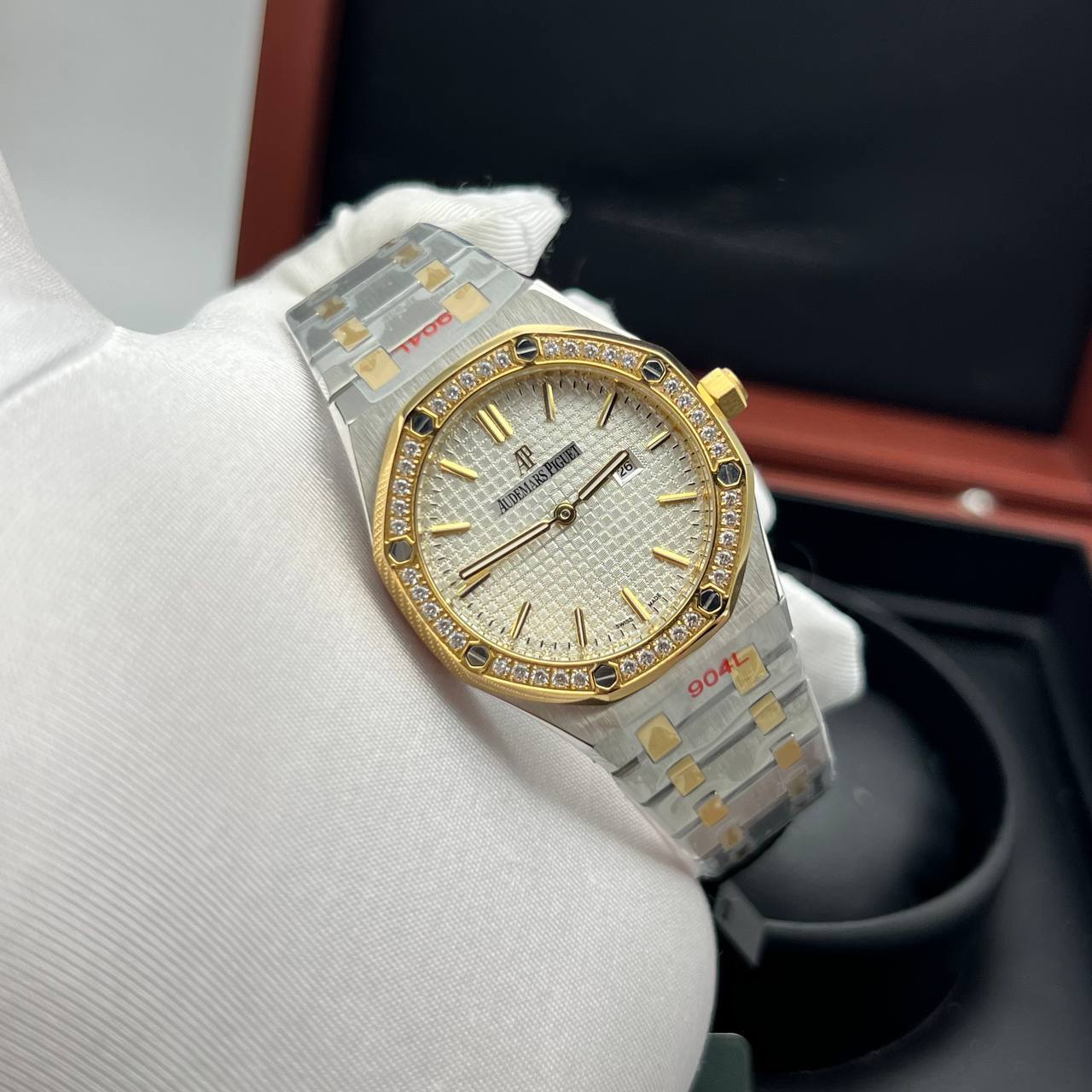Audemars Piguet — Royal Oak Selfwinding Ladies Diamonds 34 (0176.3)