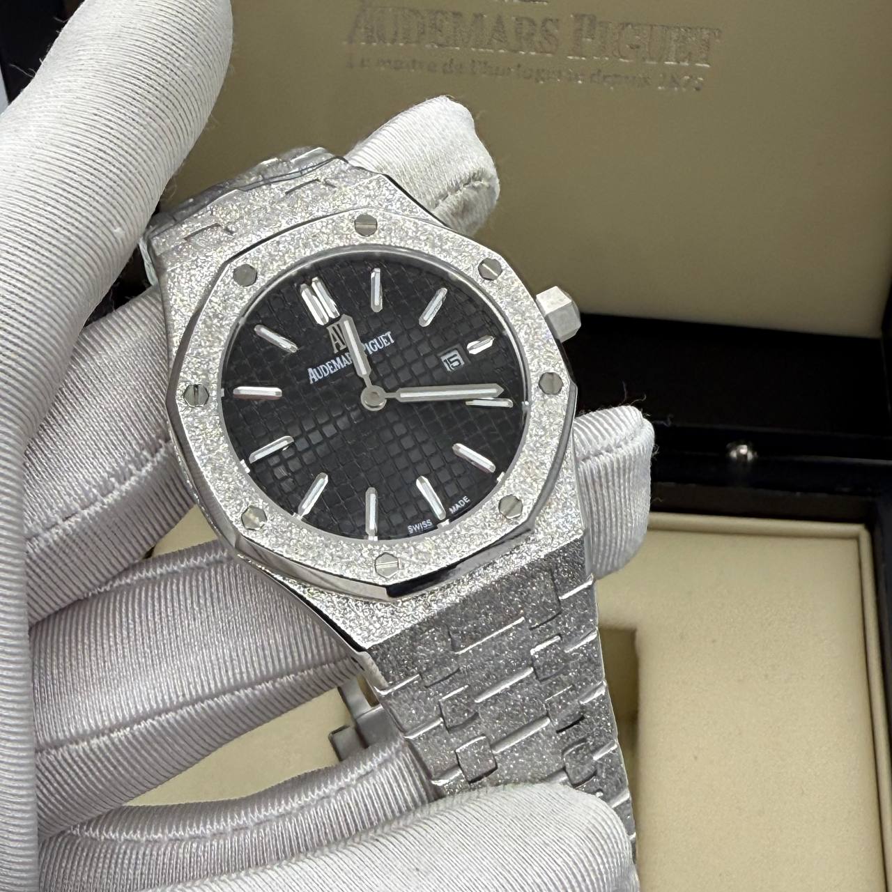 Audemars Piguet — Royal Oak Selfwinding Frosted Ladies 33 (0181)