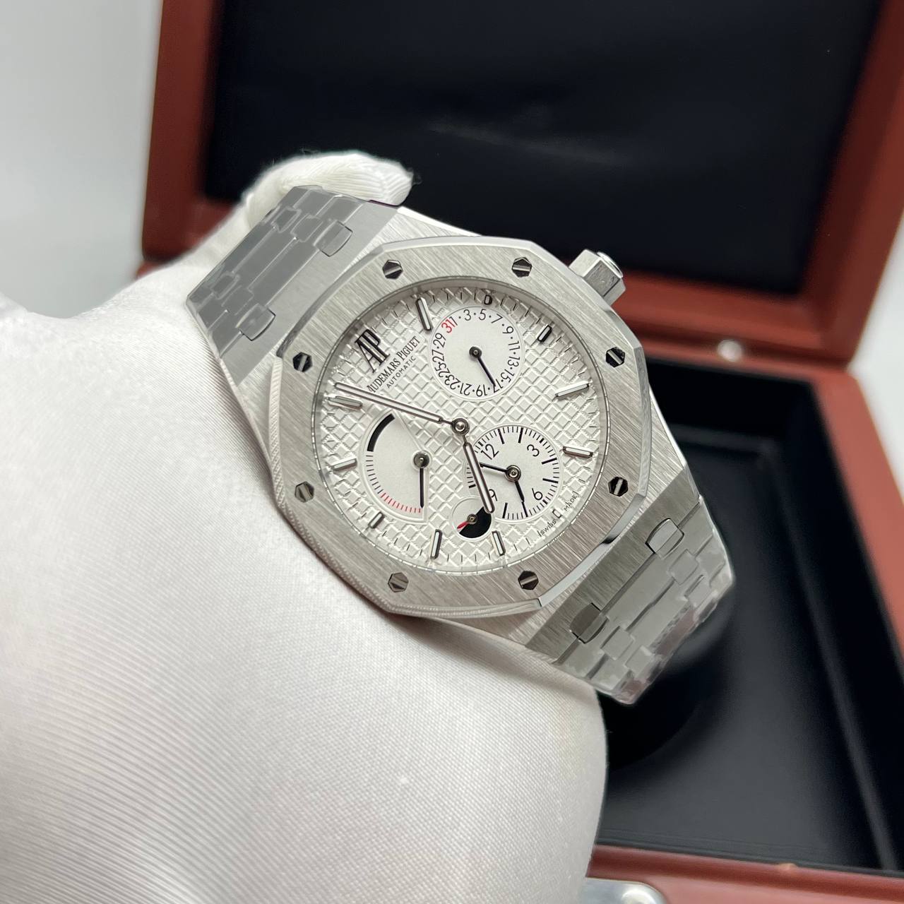 Audemars Piguet - Royal Oak Dual Time (0045.1)