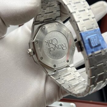 Audemars Piguet - Royal Oak Dual Time (0045.2)
