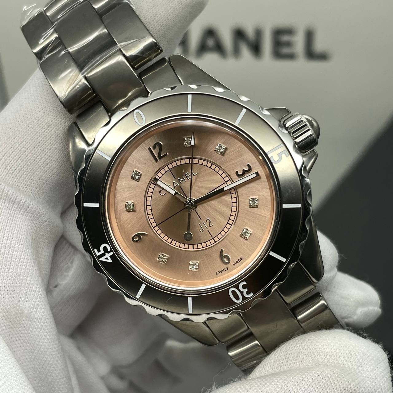 Chanel J12 - Caliber 12.1 (1094.1)